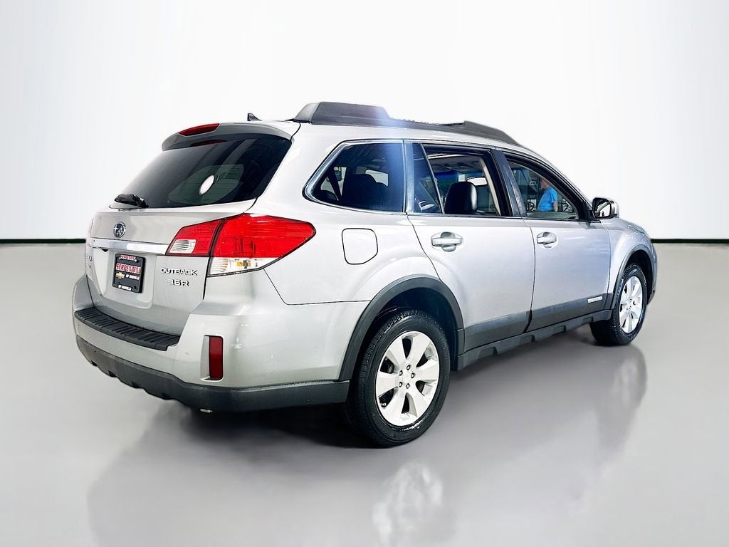 2011 Subaru Outback 3.6R Limited Pwr Moon/Nav