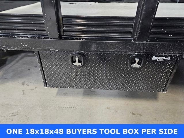 2025 Chevrolet Low Cab Forward 3500 HG MEDIUM ASH GRAY