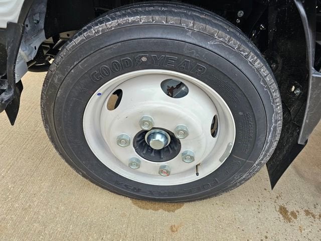 2025 Chevrolet Low Cab Forward 4500 MEDIUM ASH GRAY