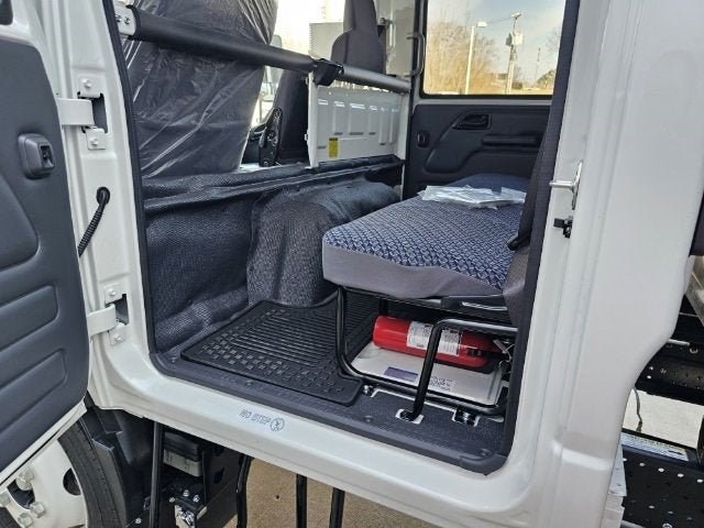 2024 Chevrolet Low Cab Forward 4500 MEDIUM ASH GRAY