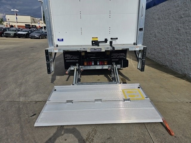 2025 Chevrolet Low Cab Forward 4500 Base