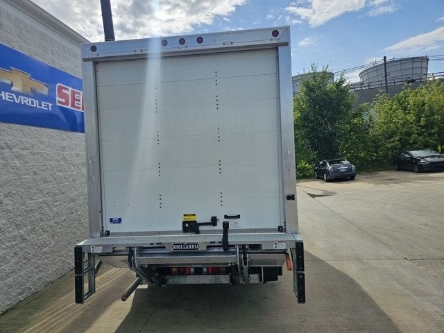 2025 Chevrolet Low Cab Forward 4500 Base