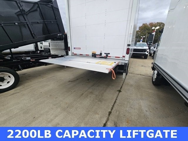 2025 Chevrolet Low Cab Forward 5500 XG Base