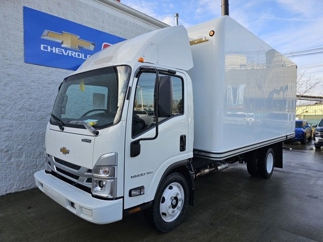 2025 Chevrolet Low Cab Forward 5500 XG Base