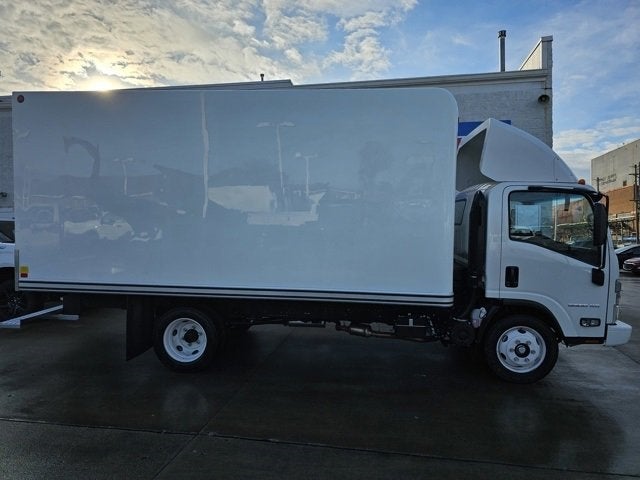 2025 Chevrolet Low Cab Forward 5500 XG Base