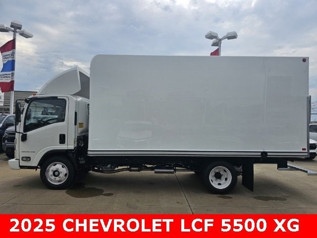 2025 Chevrolet Low Cab Forward 5500 XG MEDIUM ASH GRAY