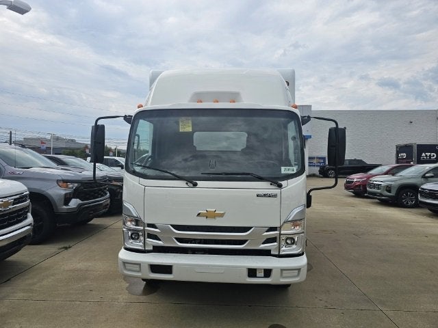 2025 Chevrolet Low Cab Forward 5500 XG MEDIUM ASH GRAY