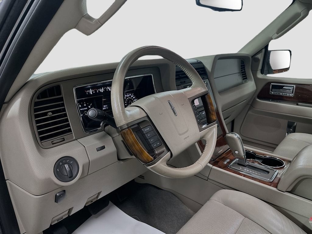 2014 Lincoln Navigator Base