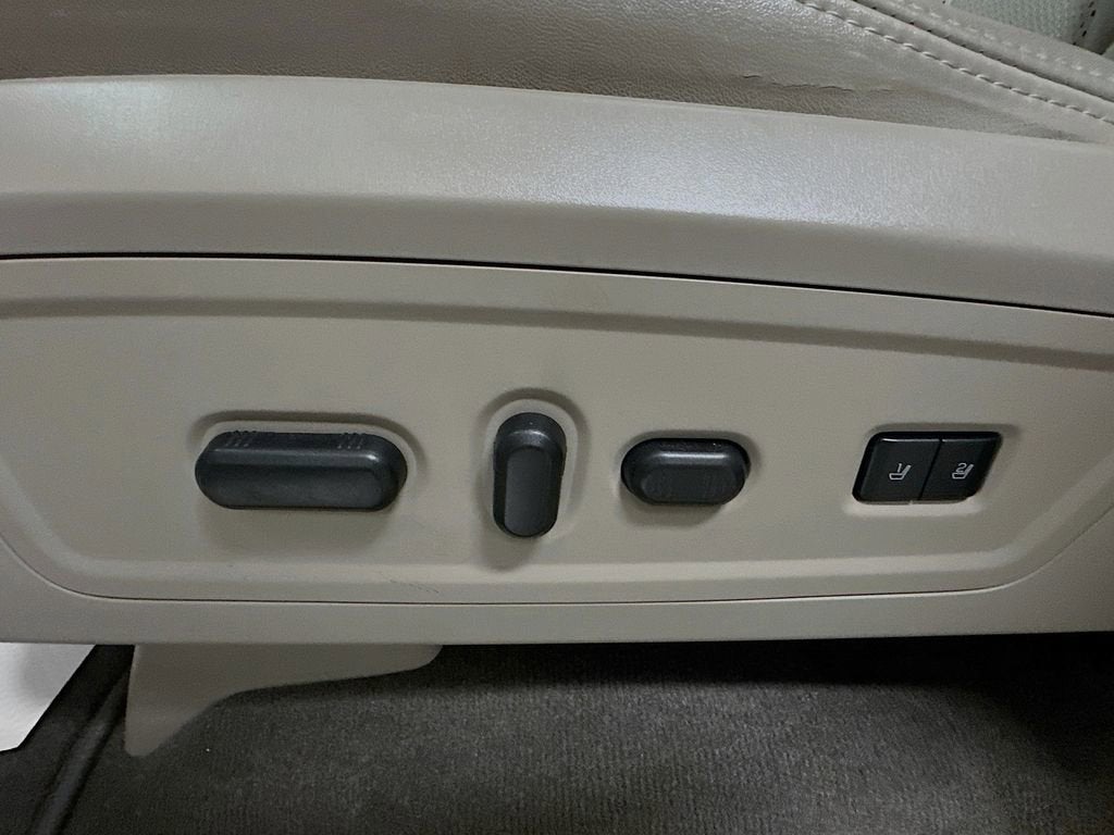 2014 Lincoln Navigator Base