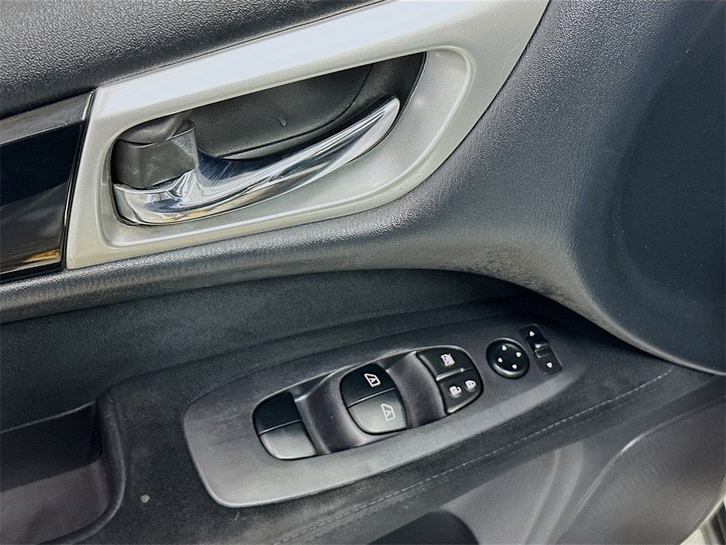 2016 Nissan Pathfinder SV