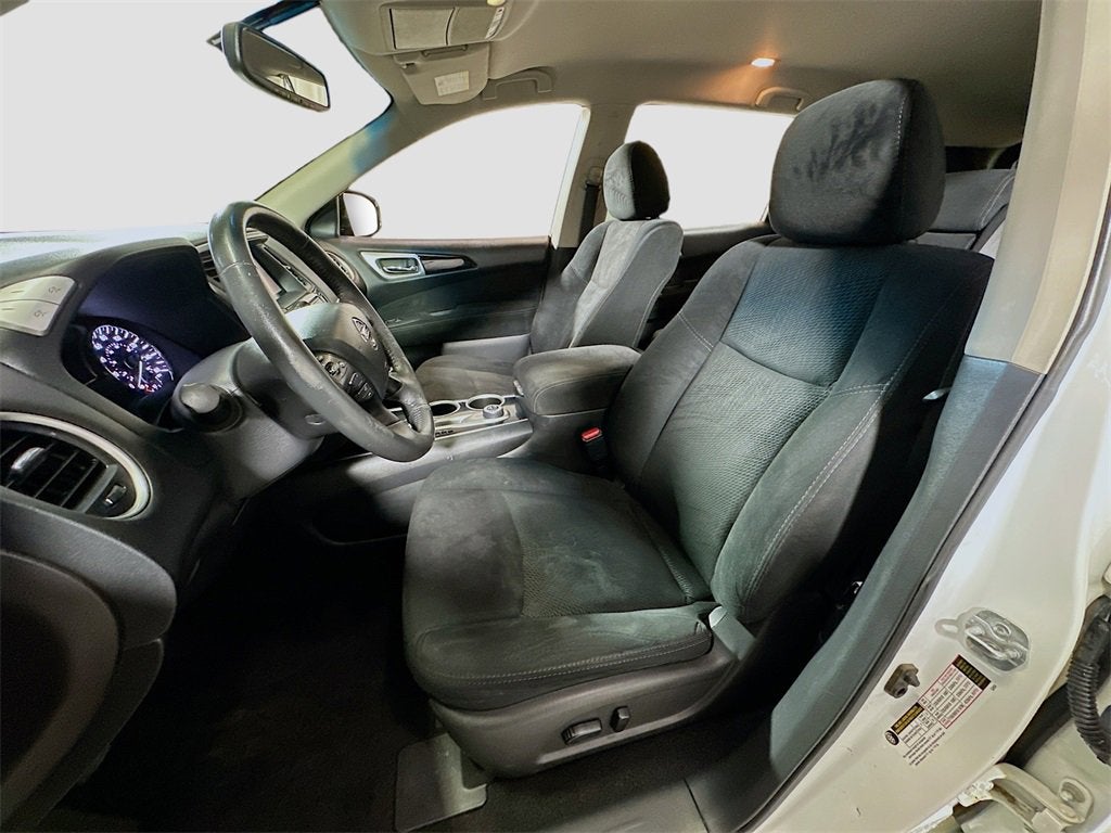 2016 Nissan Pathfinder SV