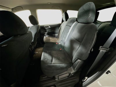 2016 Nissan Pathfinder SV