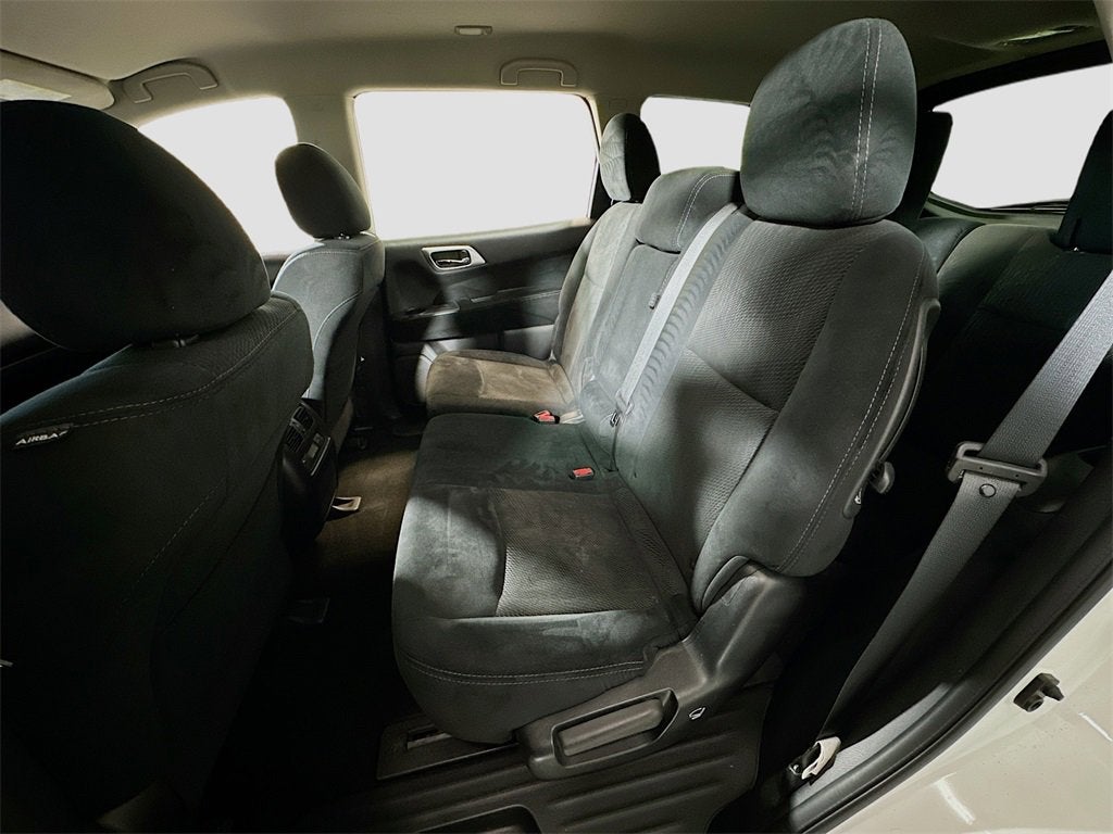 2016 Nissan Pathfinder SV