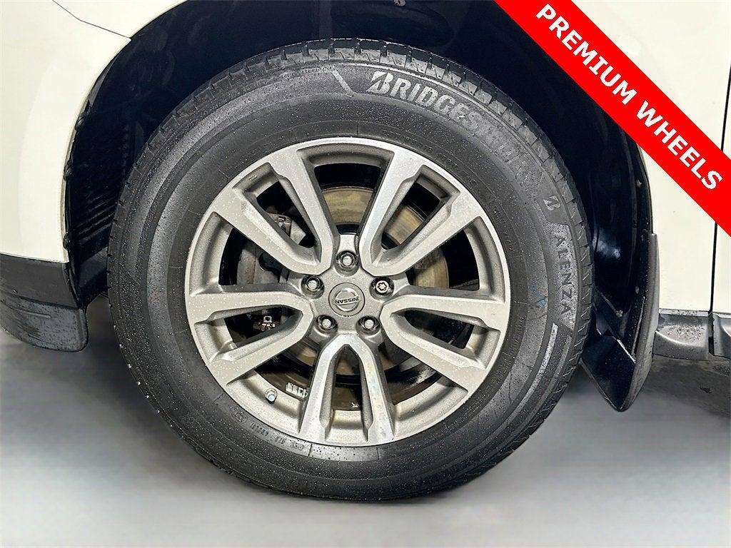 2016 Nissan Pathfinder SV