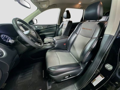 2020 Nissan Pathfinder SV