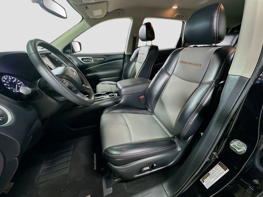 2020 Nissan Pathfinder SV