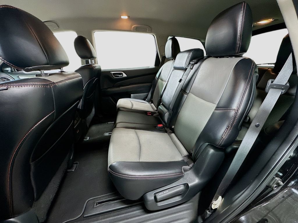 2020 Nissan Pathfinder SV