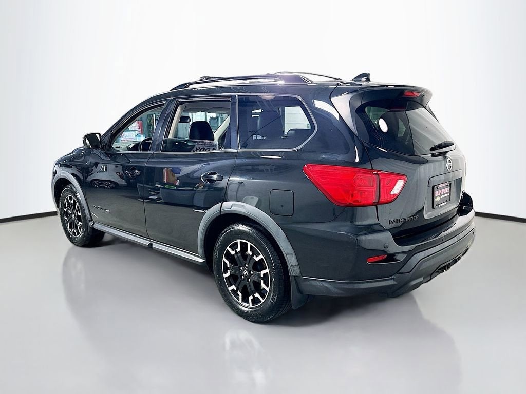 2020 Nissan Pathfinder SV