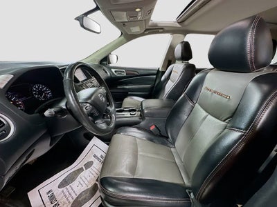 2020 Nissan Pathfinder SL