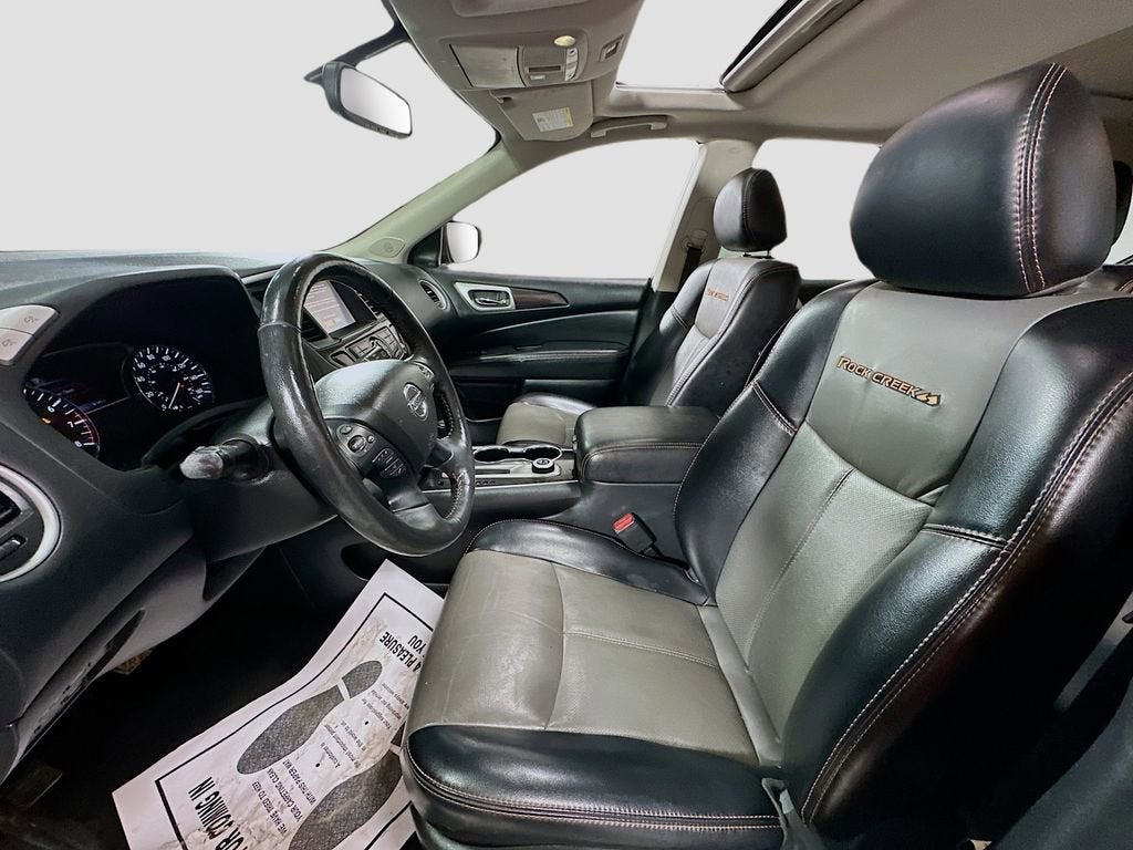 2020 Nissan Pathfinder SL