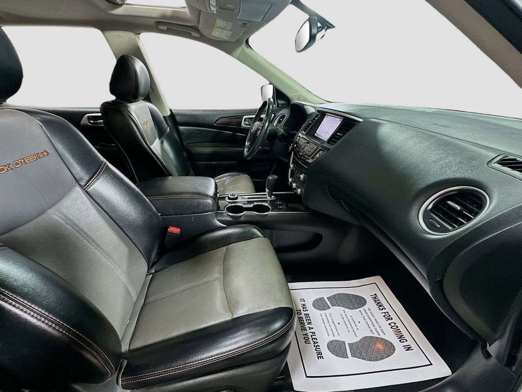 2020 Nissan Pathfinder SL