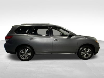 2017 Nissan Pathfinder SV