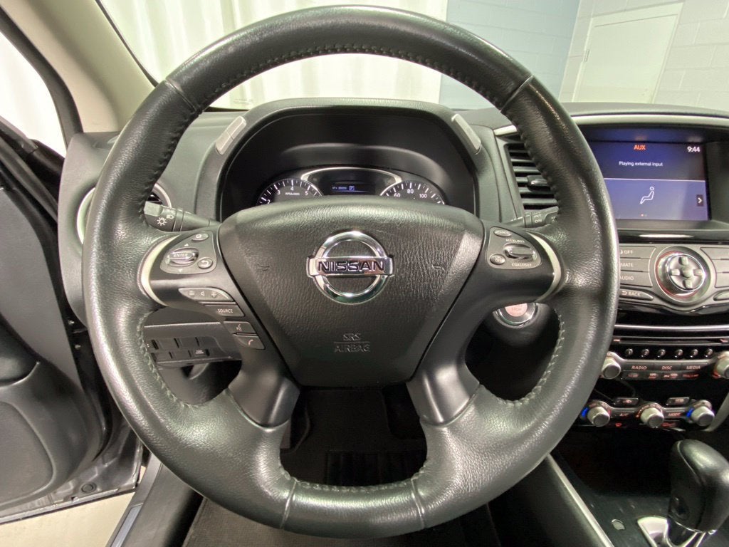 2017 Nissan Pathfinder SV