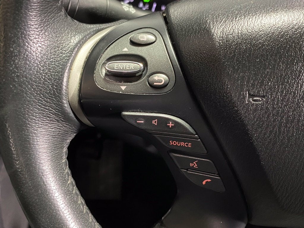 2017 Nissan Pathfinder SV