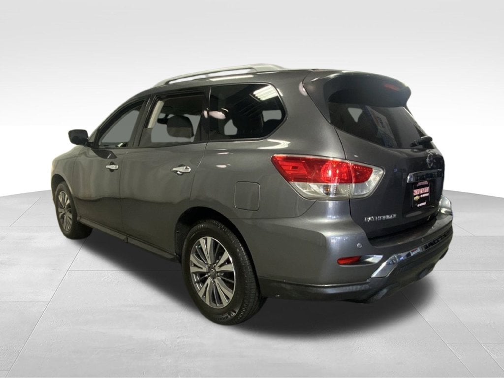 2017 Nissan Pathfinder SV