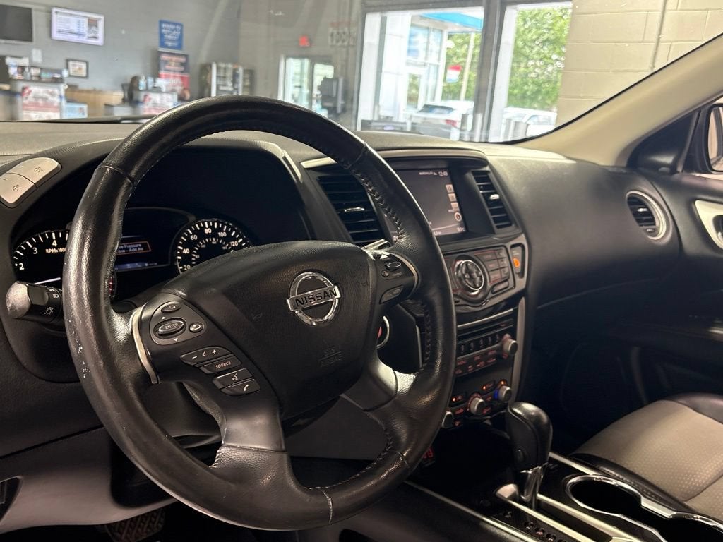 2019 Nissan Pathfinder S