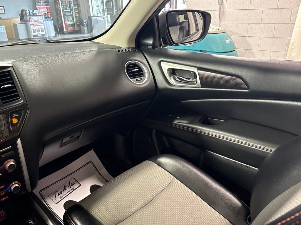 2019 Nissan Pathfinder S