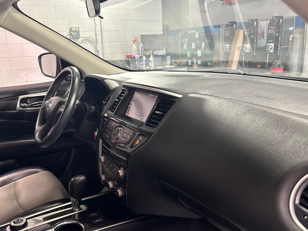 2019 Nissan Pathfinder S
