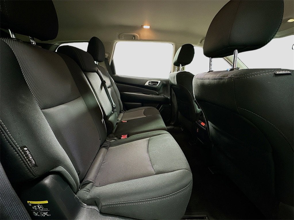 2018 Nissan Pathfinder S