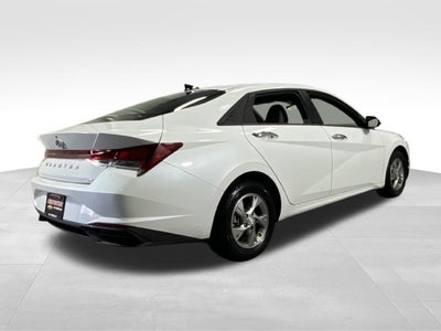 2022 Hyundai Elantra SE