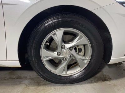 2022 Hyundai Elantra SE