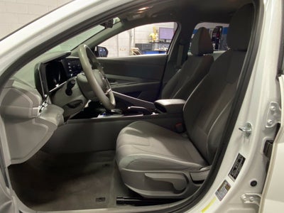 2022 Hyundai Elantra SE