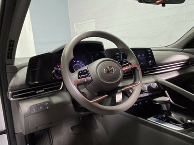 2022 Hyundai Elantra SE