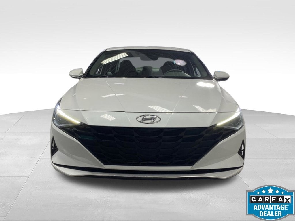 2022 Hyundai Elantra SE