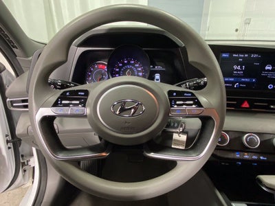 2022 Hyundai Elantra SE