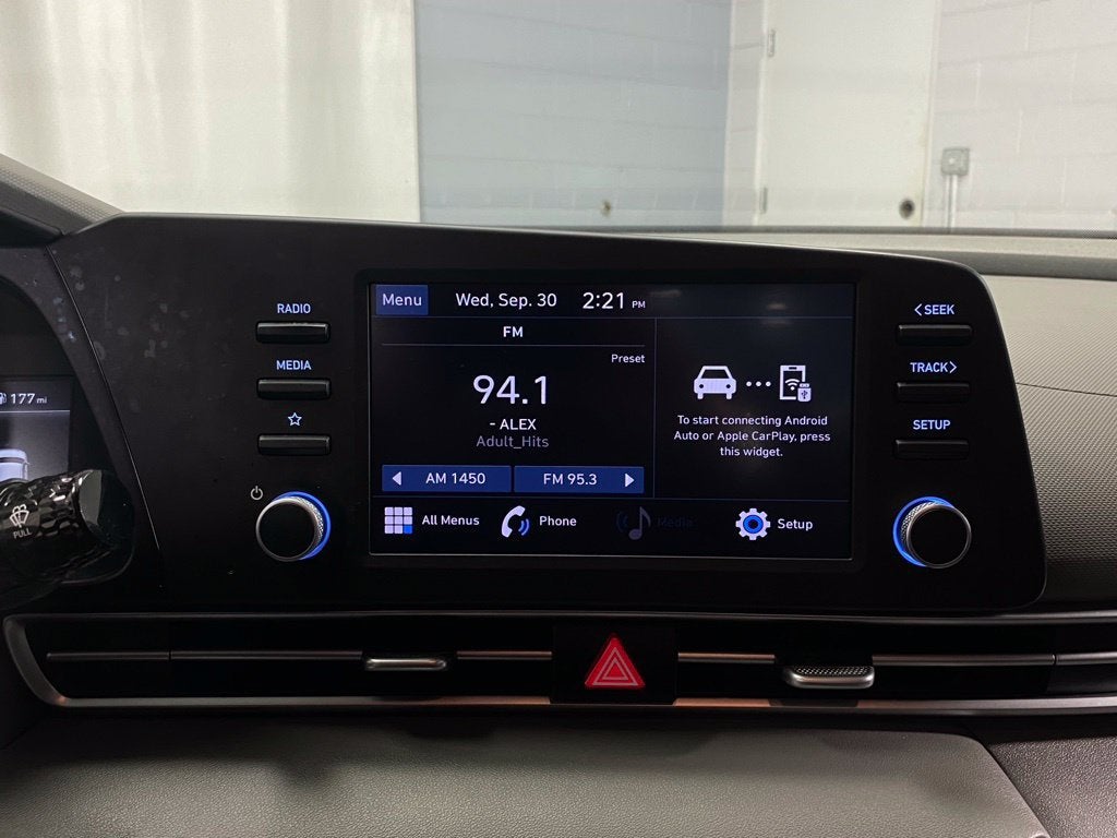 2022 Hyundai Elantra SE
