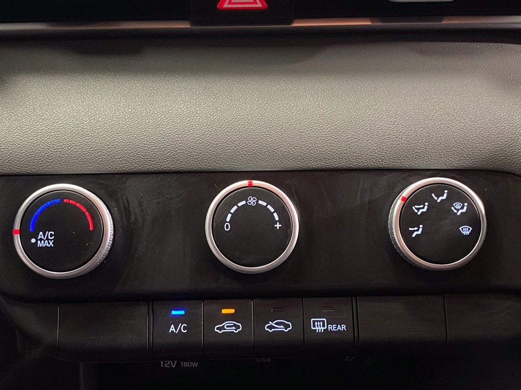 2022 Hyundai Elantra SE