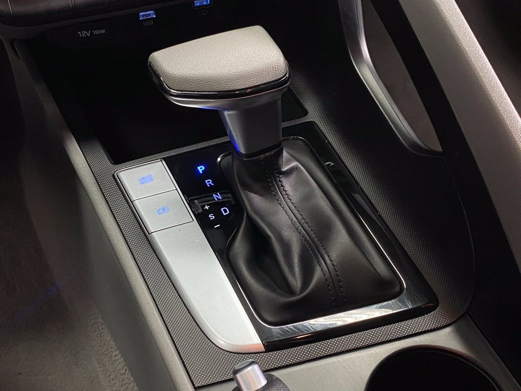 2022 Hyundai Elantra SE