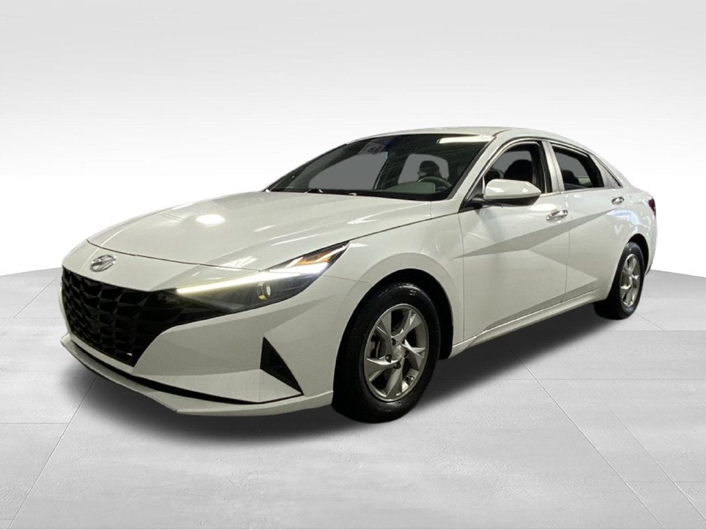 2022 Hyundai Elantra SE