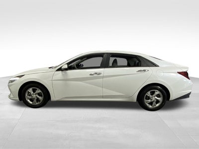 2022 Hyundai Elantra SE