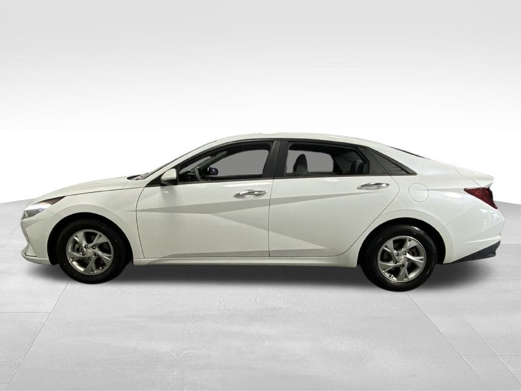 2022 Hyundai Elantra SE