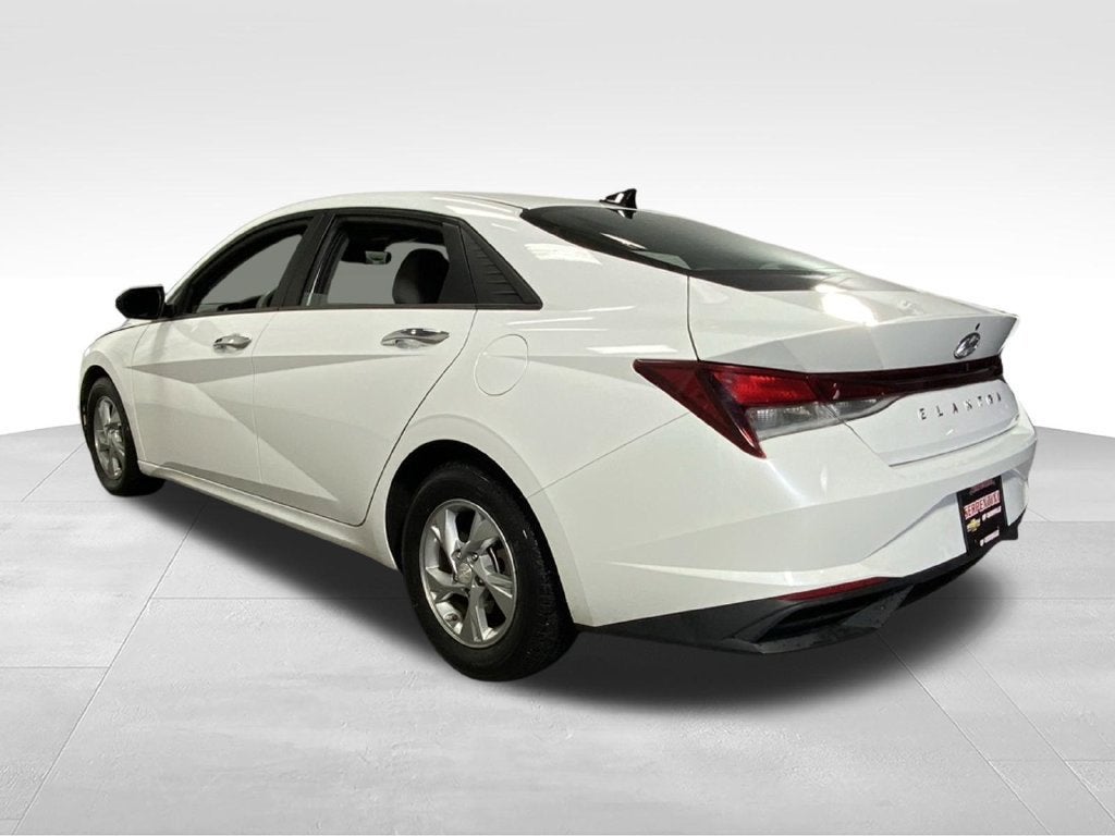 2022 Hyundai Elantra SE