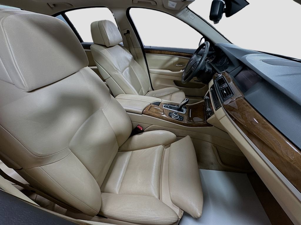 2013 BMW 5 Series 528i xDrive