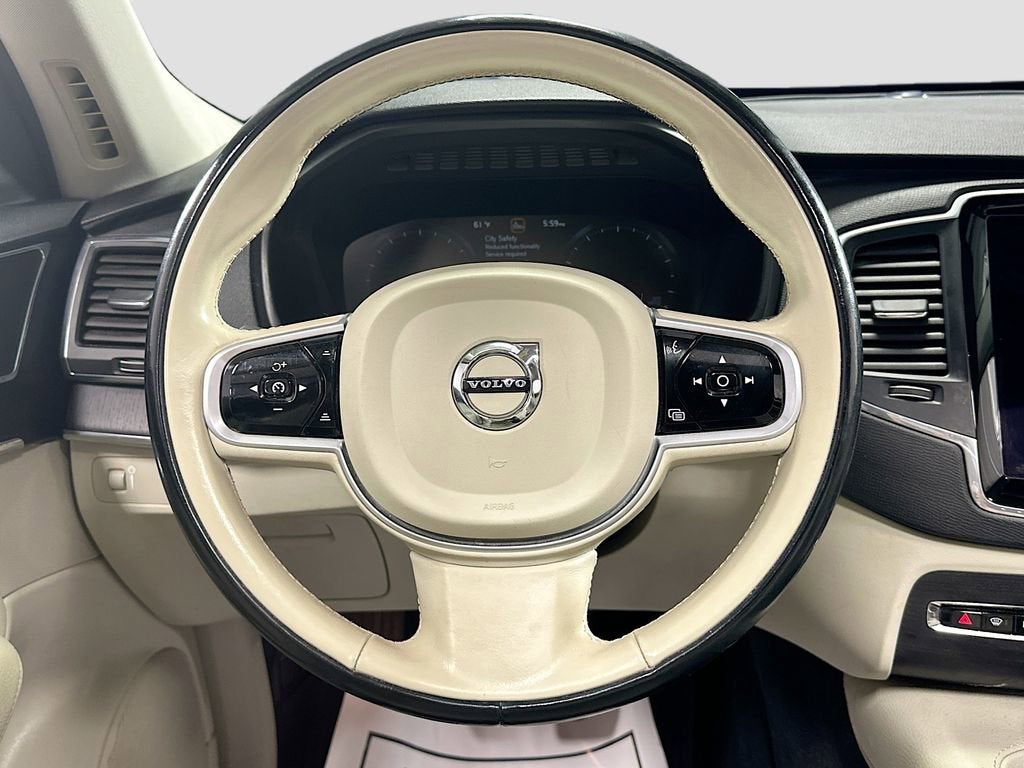 2020 Volvo XC90 Momentum