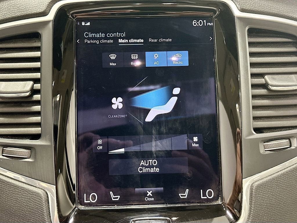 2020 Volvo XC90 Momentum