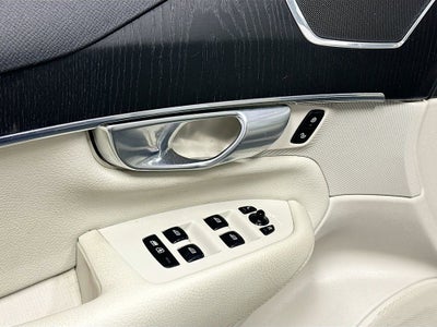 2020 Volvo XC90 Momentum